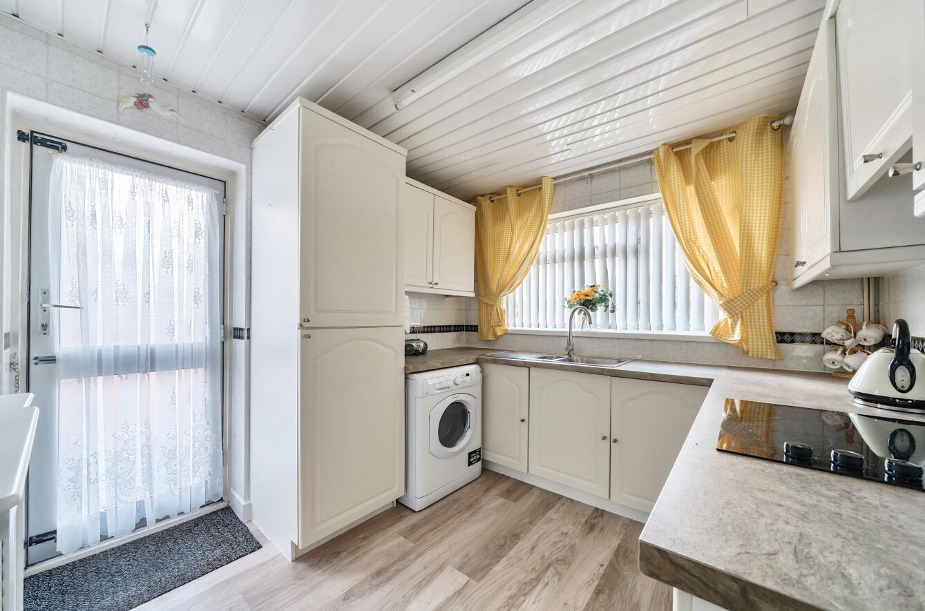Penrhiw Road, Morriston, Swansea, SA6 6BS